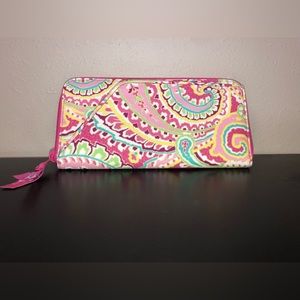 Vera Bradley Passport Wallet Travel Organizer in Capri Melon